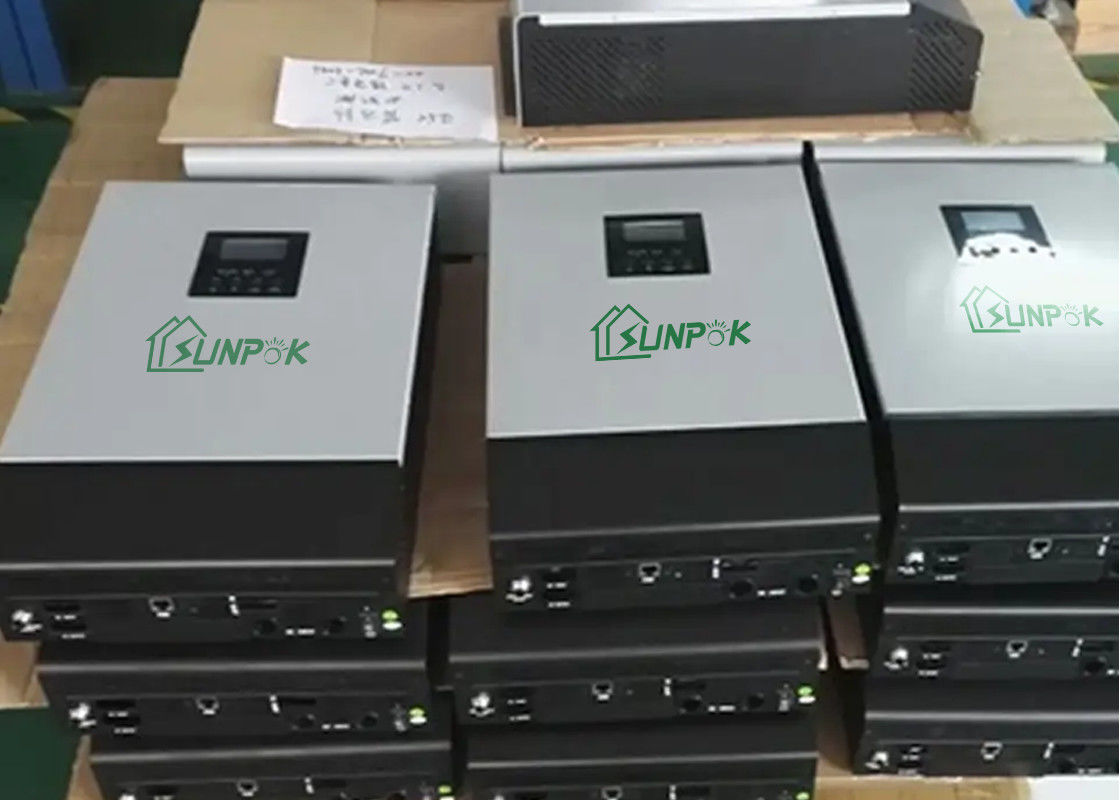 IP32 fuori dall'invertitore di griglia che gradua 5kw secondo la misura 8kw 10kw 12kw con il regolatore solare della tassa di Mppt