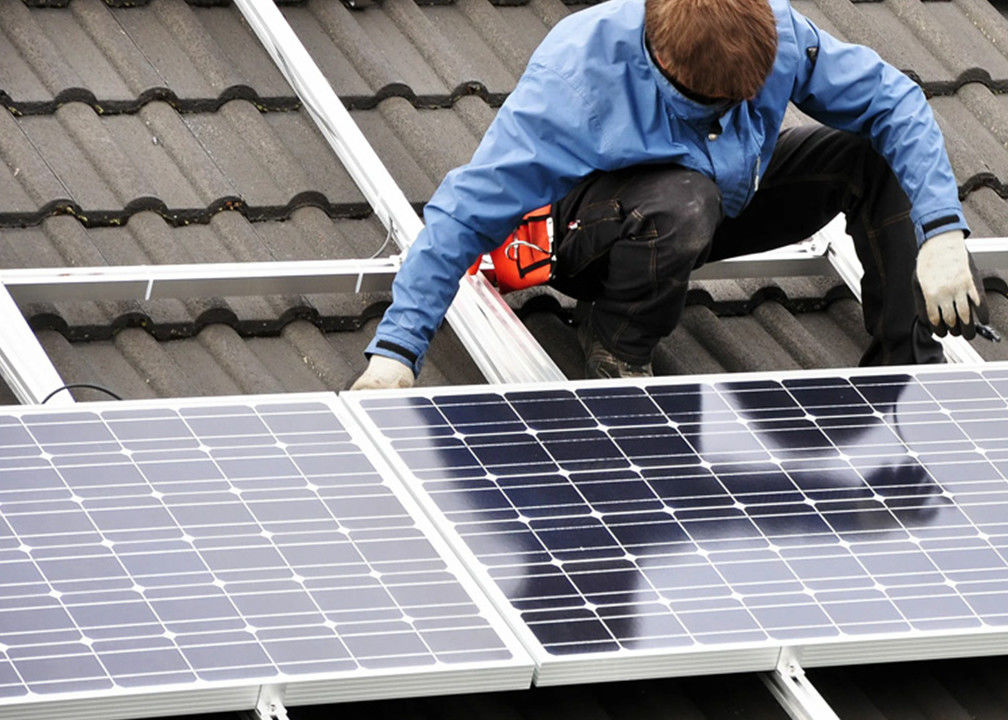 5KW 10KW 15KW fuori sul pannello a energia solare ibrido di PV di griglia fissato al muro con il sistema di memorizzazione della famiglia