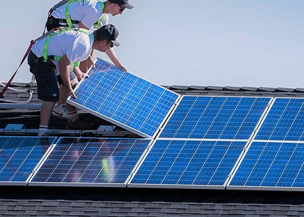 Centrale elettrica LCD del pannello solare del sistema solare Kit On Off Grid Hybrid dell'esposizione del ODM