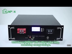 Batteria al litio montata su un rack